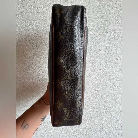 LOUIS VUITTON CLUTCH POUCH - Picture 5 of 6